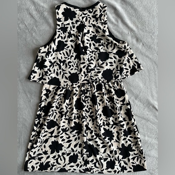 LOFT Petite overlay top Black beige Floral Split Back Dress - Size 6P - Picture 2 of 9